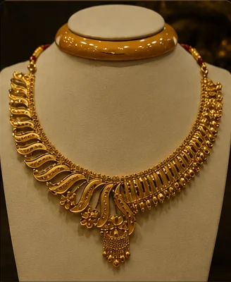 Gold pendant necklace range reference